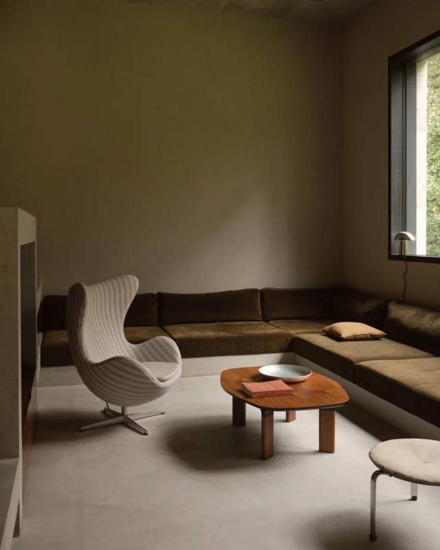 Fritz Hansen | The EGG™ Chair 

Arne Jacobsen shaped the Egg™ chair by hand in his garage, refining its form until he landed on one of the defining triumphs of his career — a silhouette now recognised the world over.

Even as a child, Jacobsen was ahead of his time - famously painting his Copenhagen bedroom entirely white, decades before white walls came into fashion. That same instinct for what was coming next would go on to define an era of Danish design.

Discover at @limeline_southafrica 

Cape Town Showroom
03 Dock Road, Waterway House, V&A Waterfront, Cape Town, 8001 

@fritzhansen 
#interiordesign #modernfurniture #design #decor #capetown